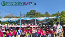 Ketua KORMI kabupaten Pasuruan, drg. Merita Rusdi Sutejo saat memimpin senam di taman Candra Wilwatikta (Foto: Abdullah pendoposatu.id)
