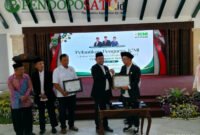 Ketua ICMI Orwil Jatim, Pitono Nugroho foto bersama Ketua ICMI Orda Malang terpilih, Makhrus Sholeh (Foto: bgs pendoposatu.id)