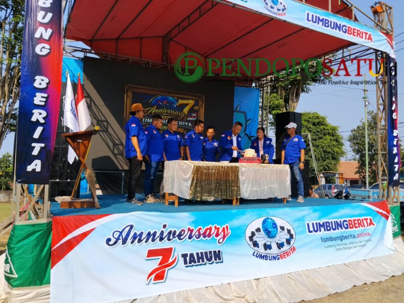 Jakaran redaksi dan wartawan lumbung berita saat foto bersama (Foto: Abdullah pendoposatu.id)