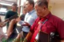 Tim kuasa hukum penggugat saat diwawancarai oleh awak media di Pengadilan Negeri Pasuruan (Foto: Abdullah pendoposatu.id)