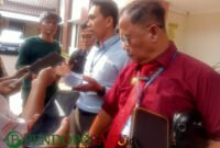 Tim kuasa hukum penggugat saat diwawancarai oleh awak media di Pengadilan Negeri Pasuruan (Foto: Abdullah pendoposatu.id)