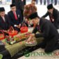 Kepala Bakorwil III Malang, Asep Kusdinar memimpin agenda acara ziarah dan tabur bunga di makam Wagub alm.Abdul Hamid Mahmud (Foto: bgs pendoposatu.id)