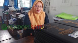 Kepala Sekolah SMA PGRI 1 Tulungagung, Dr. Tutik Husniati, M.Pd.I (Foto: Hanik pendoposatu.id)