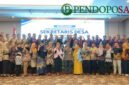 Asep Kusdinar foto bersama dengan peserta workshop Pengembangan Kompetensi Sekretaris Desa se-Jatim Angkatan IV Tahun 2026 (Foto: bgs pendoposatu.id)