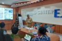 Kepala Bakorwil III Malang, Asep Kusdinar saat memberikan program materi Malang Raya Megapolitan kepada mahasiswa program Doktor UNIBRAW Malang (Foto: bgs pendoposatu.id)