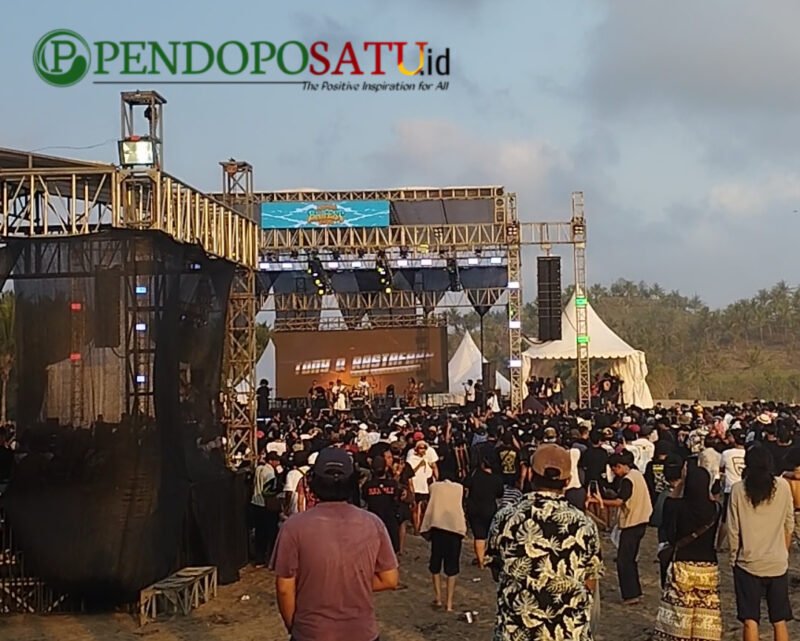 Kemeriahan Malang Bay Fest 2026 di Pantai Wonogoro (Foto: Seno pendoposatu.id)