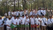Anggota kader Gerindra saat tanam seribu pohon sebagai simbolis di Purwodadi (Foto: Abdullah pendoposatu.id)