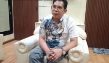 Sekretaris Dinas PUPR Kabupaten Tulungagung, Indra Wibawa saat ditemui dikantornya (Foto: Hanik pendoposatu.id)