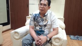 Sekretaris Dinas PUPR Kabupaten Tulungagung, Indra Wibawa saat ditemui dikantornya (Foto: Hanik pendoposatu.id)