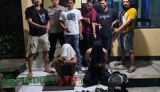 Tim gabungan Polsek Tegaldlimo dan Polresta Banyuwangi saat mengamankan dua terduga pelaku perburuan liar di TNAP (Foto: Boby pendoposatu.id)