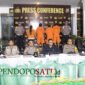 Polres Pasuruan saat press conference kasus pengemasan ulang beras SPHP (Foto: Abdullah pendoposatu.id)